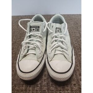 Coverse All Star Sneakers Size 8.5 Has A Stain That's Hard To See When Laced Up